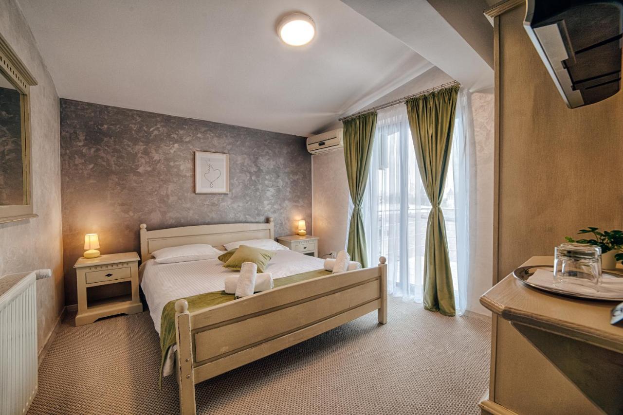 Ostello Casa Vatra Rădăuţi Esterno foto