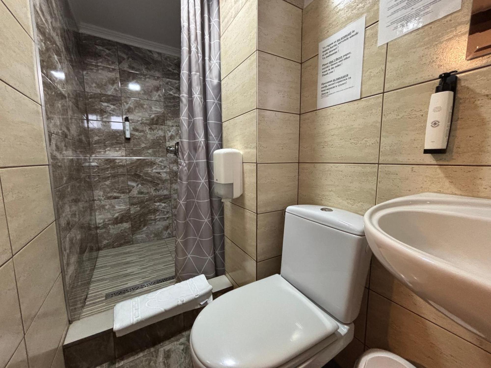 Ostello Casa Vatra Rădăuţi Esterno foto